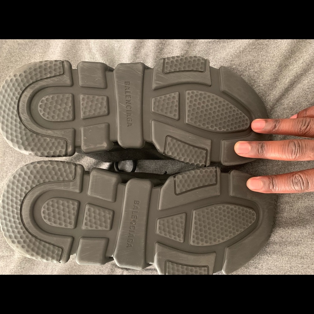 Shoes - Picture 5 of 8